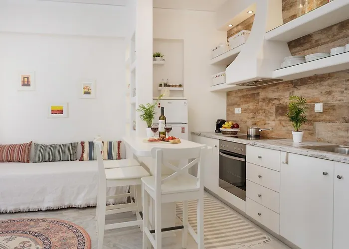 Alki 20m From Saint George Beach