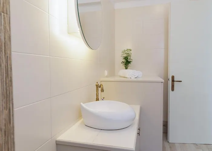 Alki 20m From Saint George Beach